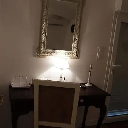 לינה וארוחת בוקר La Maison Gavinies *