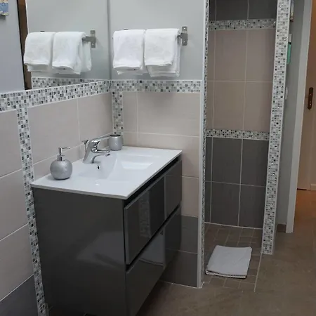 לינה וארוחת בוקר La Maison Gavinies