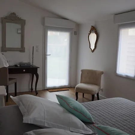 La Maison Gavinies Bed & Breakfast